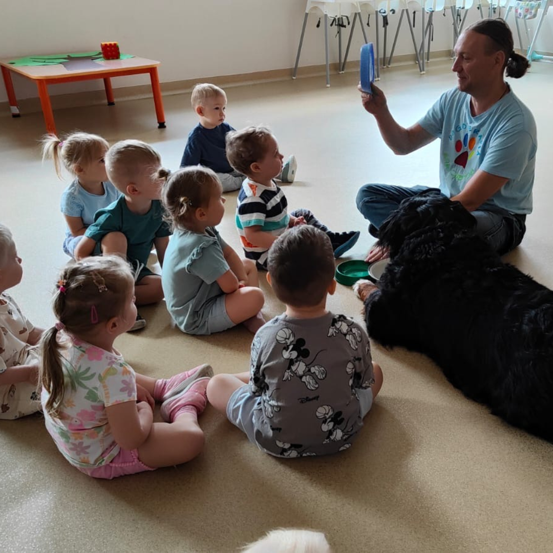 Zajęcia specjalistyczne i dogoterapia w przedszkolu